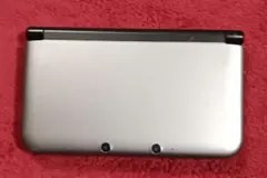 ニンテンドー3DS LL シルバー 本体とACアダプターDSのおまけ付き