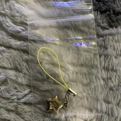 星形チャーム ストラップ　金色　ゴールド