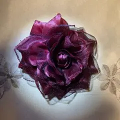 紫色の花 コサージュ