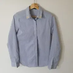 レディース　ビジュー付きブラウス