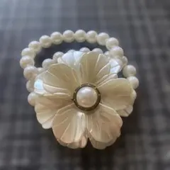 パール風　フラワー　ブレスレット　ゴムタイプ　ホワイト　上品