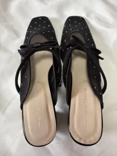 Oriental Traffic ブラックビジューオープントゥミュール M