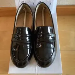 BEAMS miniブラックローファー　エナメル