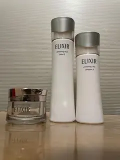 エリクシール　化粧水　乳液　クリーム　容器
