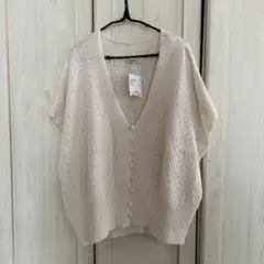 新品earth music&ecology ニットベスト アイボリー Fのサムネイル