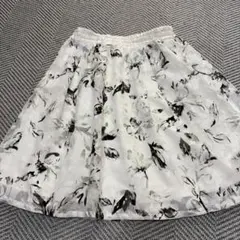 モノトーン花柄 スカートのサムネイル