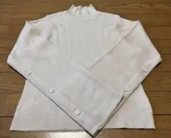 ホワイトリブ編みハイネックセーター