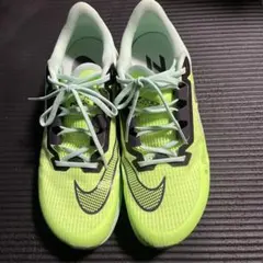 Nikeのエアズームライバルフライ3の28.5cmになります