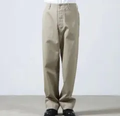 極美品　COMOLI KHAKI チノパンツ 1のサムネイル