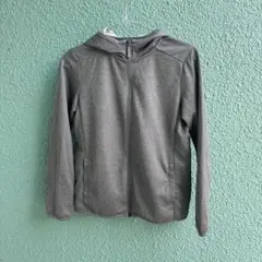 UNIQLO フルジップパーカー　グレー　150㎝