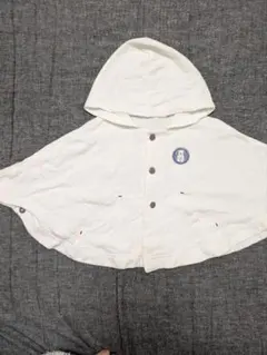 60-90ファミリア　Familia　ホワイト クマ刺繍 フード付きポンチョ