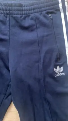 adidas トラックパンツ　ジャージ