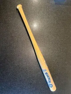 Dodgers Mariners ミニチュア 木製バット 2本セット - メルカリ