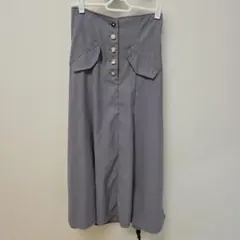 ビジュー ボタン付きロングスカート