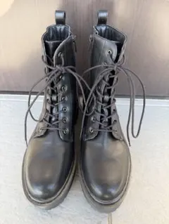 ブラック厚底レースアップブーツ　M