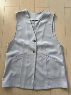 ベージュのベスト