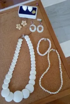 イヤリング（3点）ネックレス（2点）ブレスレット（1点）