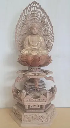 総白檀 六角華鬘台座 飛天光背 座釈迦 仏2.5寸