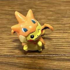ポケモンセンター限定 メガリザードンYのポンチョを着たピカチュウ