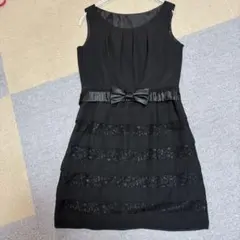 ブラックリボン付きノースリーブドレス