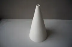 内田智裕 三角錐花入 花器 花瓶 オブジェ 白磁 黒田泰蔵 クリスマスツリー