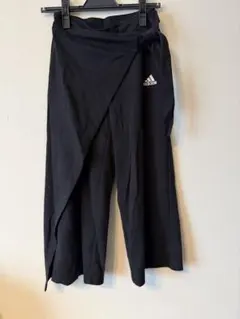 adidas アディダス　フレアパンツ