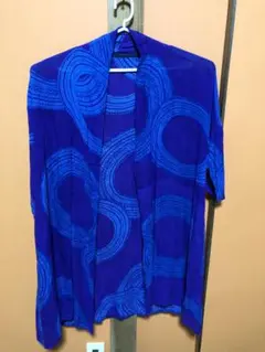 紫色 青い円形模様 カーディガン