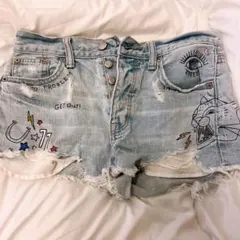 刺繍デザイン ライトブルーデニムショートパンツ