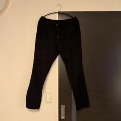 黒のチノパン　メンズ　スラックス