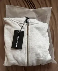 LESSERAFIM グレー ジップアップパーカー