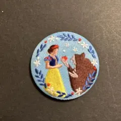 ディズニー　刺繍缶バッジ　白雪姫　缶バッジ　バンダイ