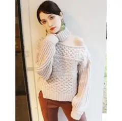 新品未使用♡MURUA カットショルダーケーブルニット ベージュ