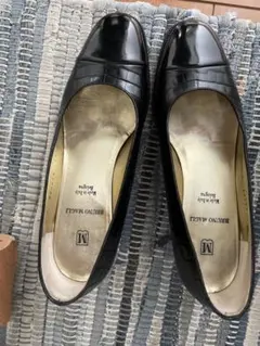 BRUNO MAGLI ブラックエナメルパンプス
