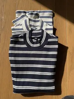 UNIQLO リブハイネックT