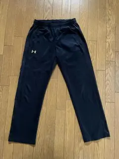 Under Armour 黒 ジャージパンツ