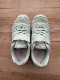 スニーカー　ミントグリーン　19cm