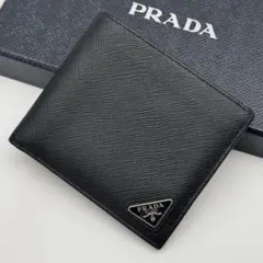美品✨プラダ サフィアーノ トライアングルロゴ 折り財布 RFID 黒