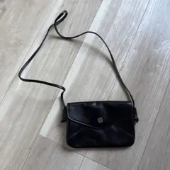 レザー ブラック ショルダーバッグ