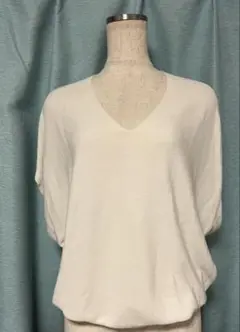 【極美品】バーニーズNY Vネック ゆったりニット