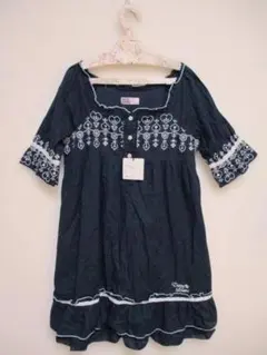 デイジーラバーズ 刺繍入り 半袖ワンピース S140cm 未使用タグ付きのサムネイル