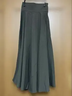 LOUERE ロングスカートのサムネイル
