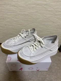 UGG 厚底スニーカー 24cm ホワイトのサムネイル