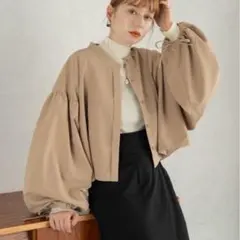 美品 hinari 袖ボリュームリボンブラウスのサムネイル