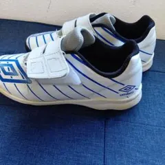 （値下げ）umbro サッカー トレーニングシューズ 22㎝