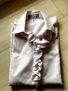 ピンクストライプシャツ