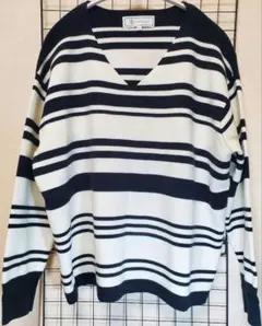 白黒ストライプ　 Vネックニット　SIZE38　Мサイズ相当