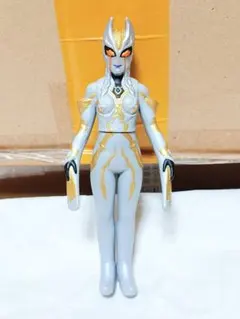S.H.Figuarts カルミラ ウルトラ怪獣DX メガロゾーア - メルカリ
