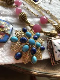 ターコイズ　ヨーロピアンヴィンテージ　ブローチ　ネックレストップに