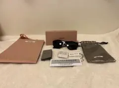 miu miu サングラス ブラックのサムネイル