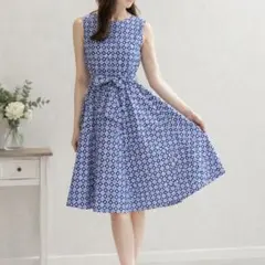 【美品】Leilian　ROCHAS　総柄ミモレ丈ワンピ－ス　半袖　パワーネット 美品】Leilian ROCHAS 総柄ミモレ丈ワンピ－ス 半袖 パワーネット